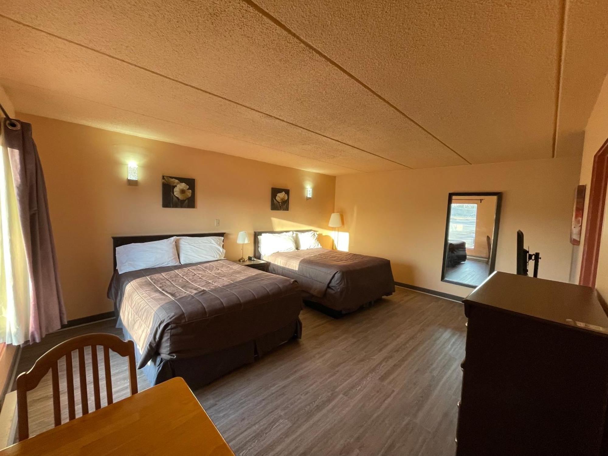 Motel St-Eustache Сент-Эсташ Экстерьер фото